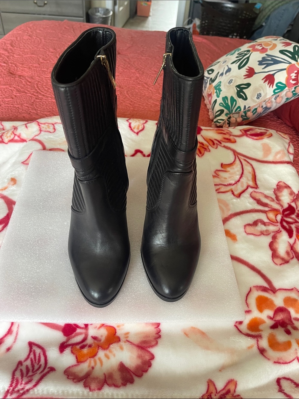 Vince Camuto Black Leather Block Heel Ankle Boots NWOT